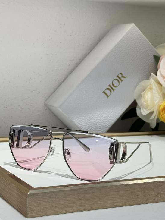 Picture of Dior Sunglasses _SKUfw79279308fw
